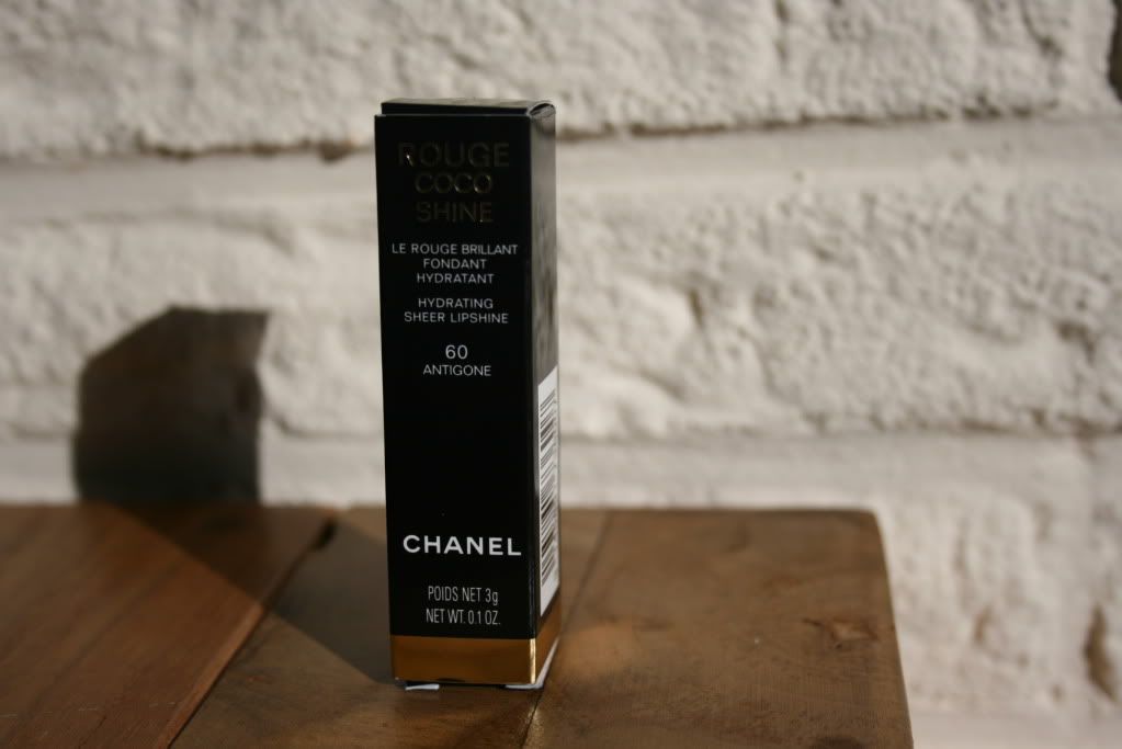 Chanel, Rouge Coco shine lippenstift.