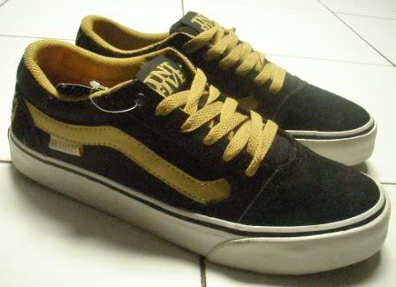 sepatu vans half cab vans tnt five spite and vans sepatu vans half cab vans tnt five spite and vans