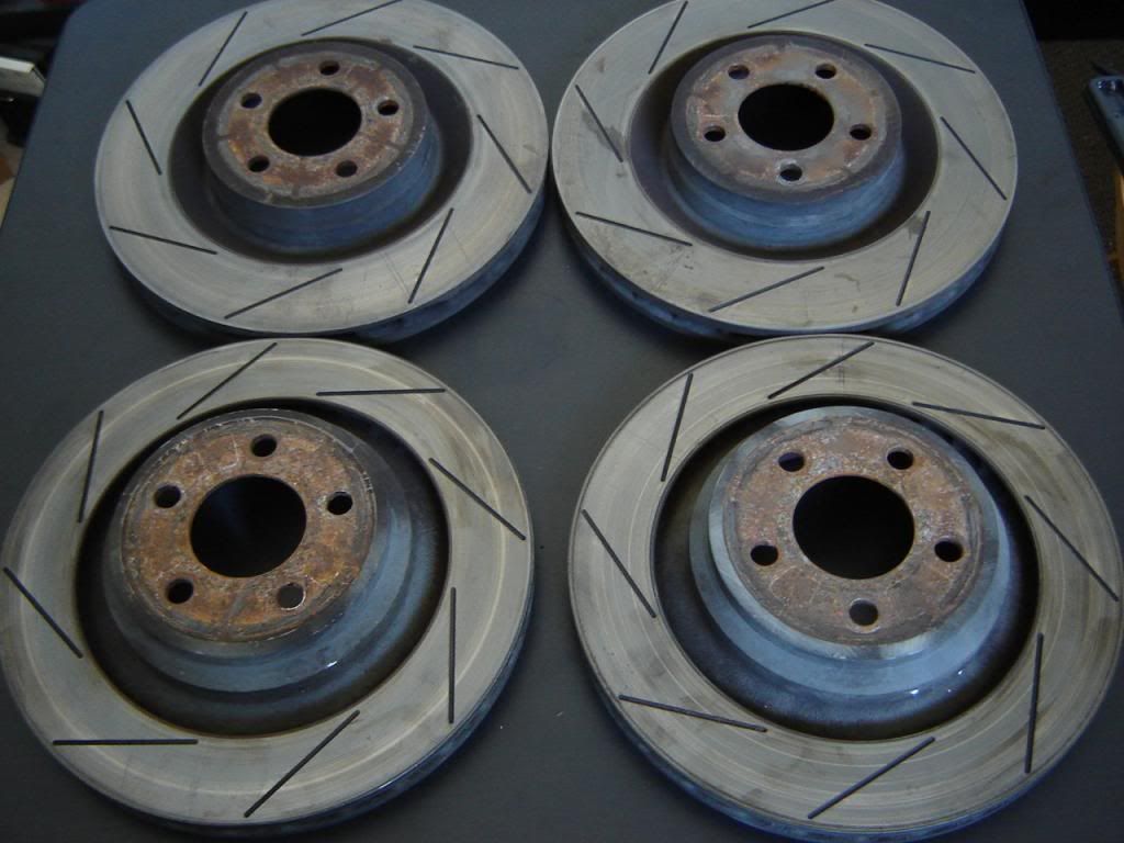 SOLD Srt8 brembo calipers (red) and slotted rotors hawk pads (low