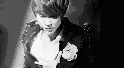 http://i1154.photobucket.com/albums/p538/Chogasm-Kyuyum/84650e02.gif